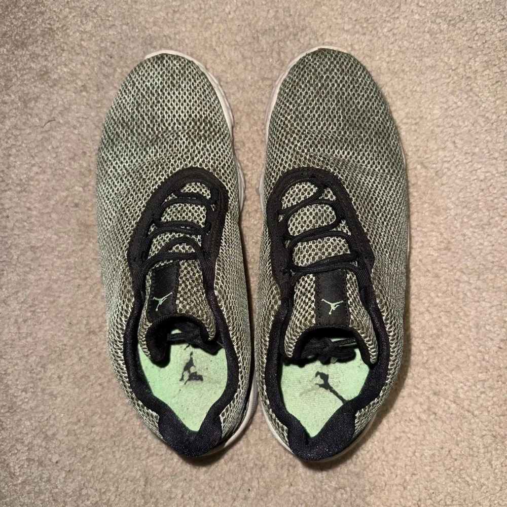 Air Jordan Future Sneakers, Men’s Size 8 Green & Black - Picture 2 of 8